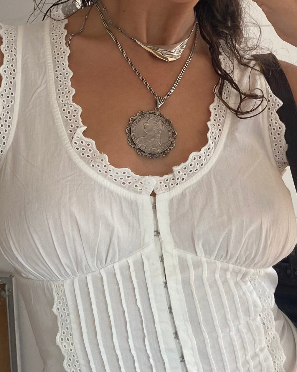 the Amalia necklace