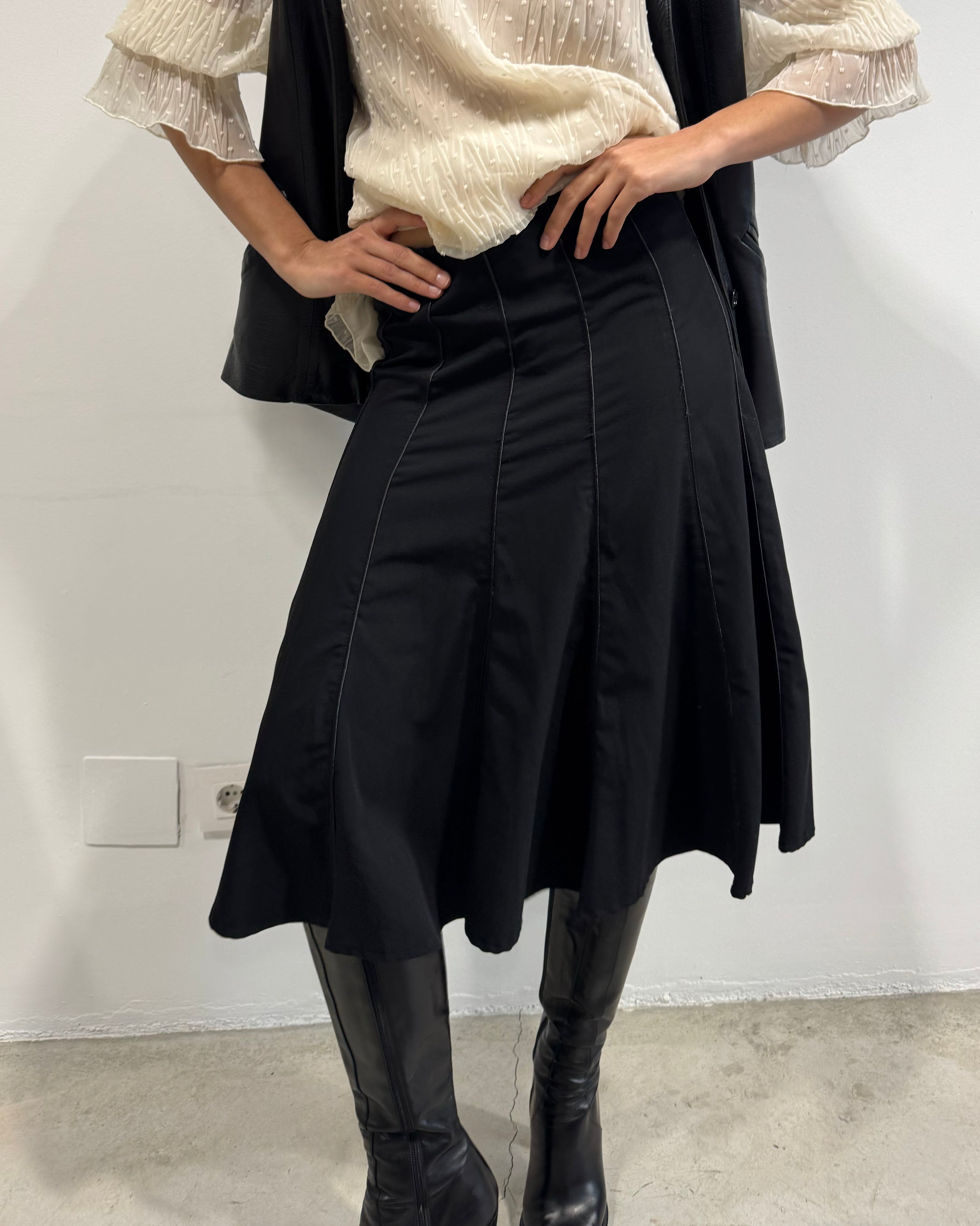 The Noemi skirt