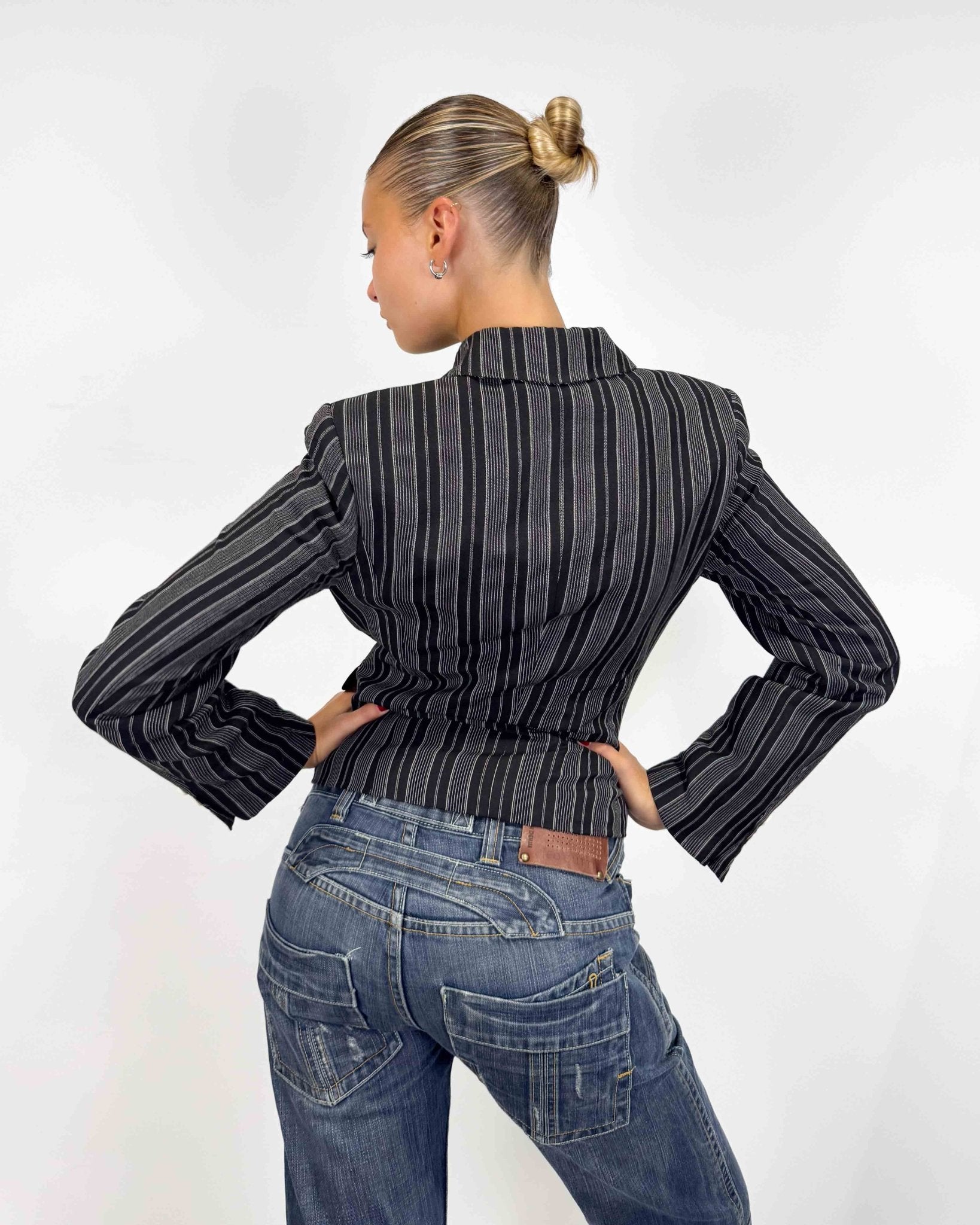 The Agatha blazer by Versace - rig vert