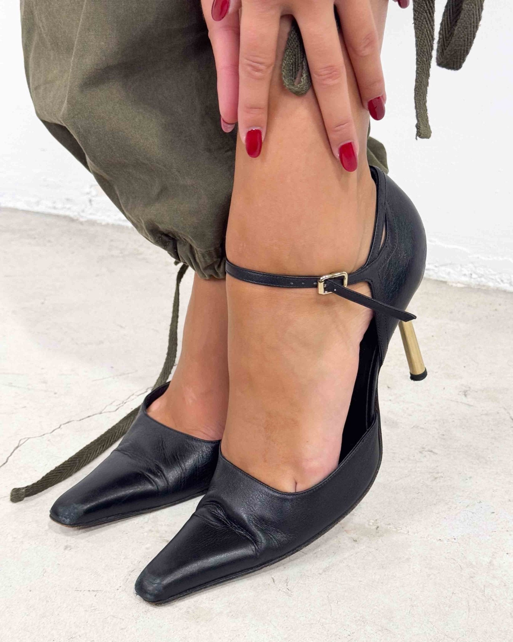 The Amelie heels by Gianni Versace - rig vert
