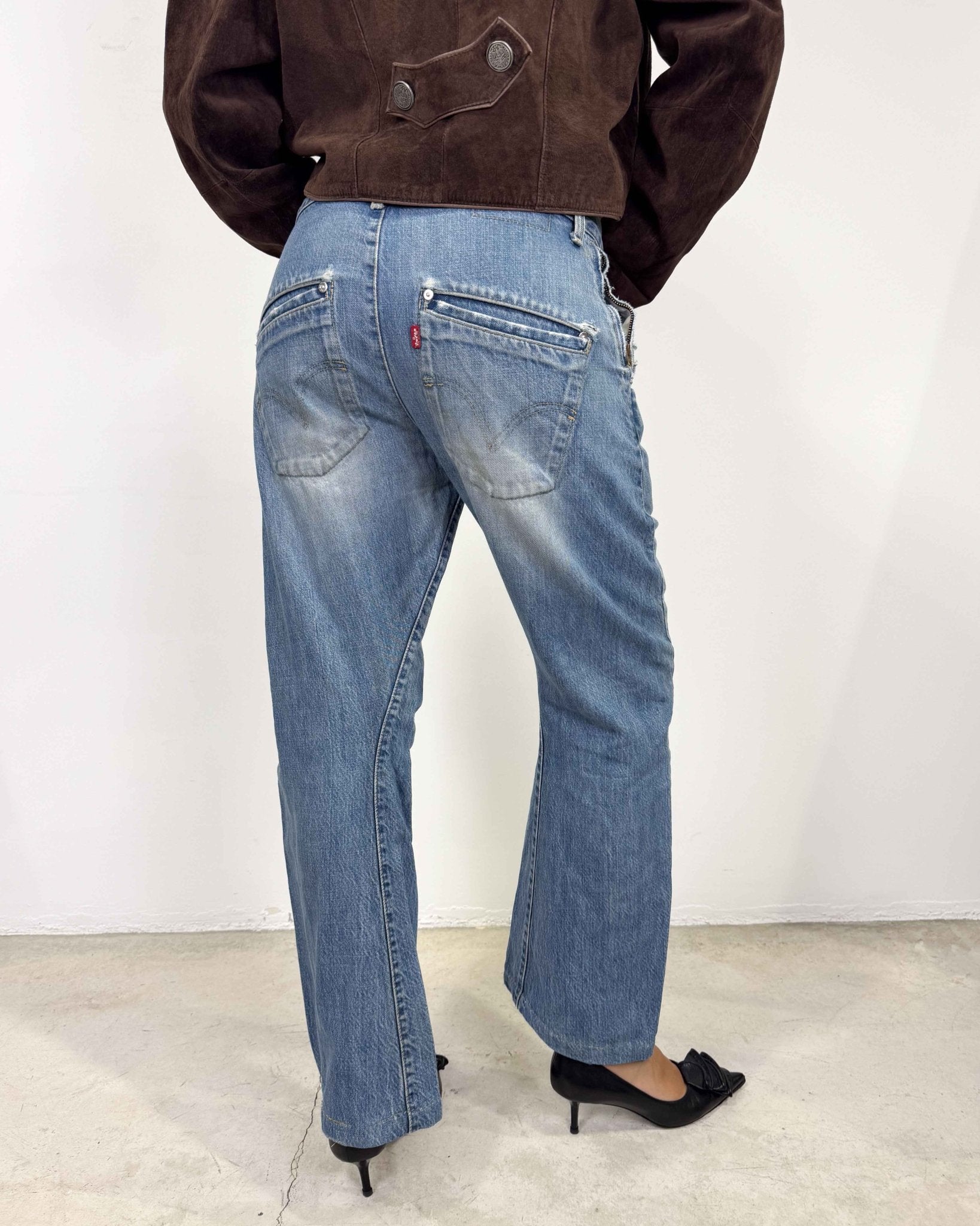 The Ari pants by Levis - rig vert