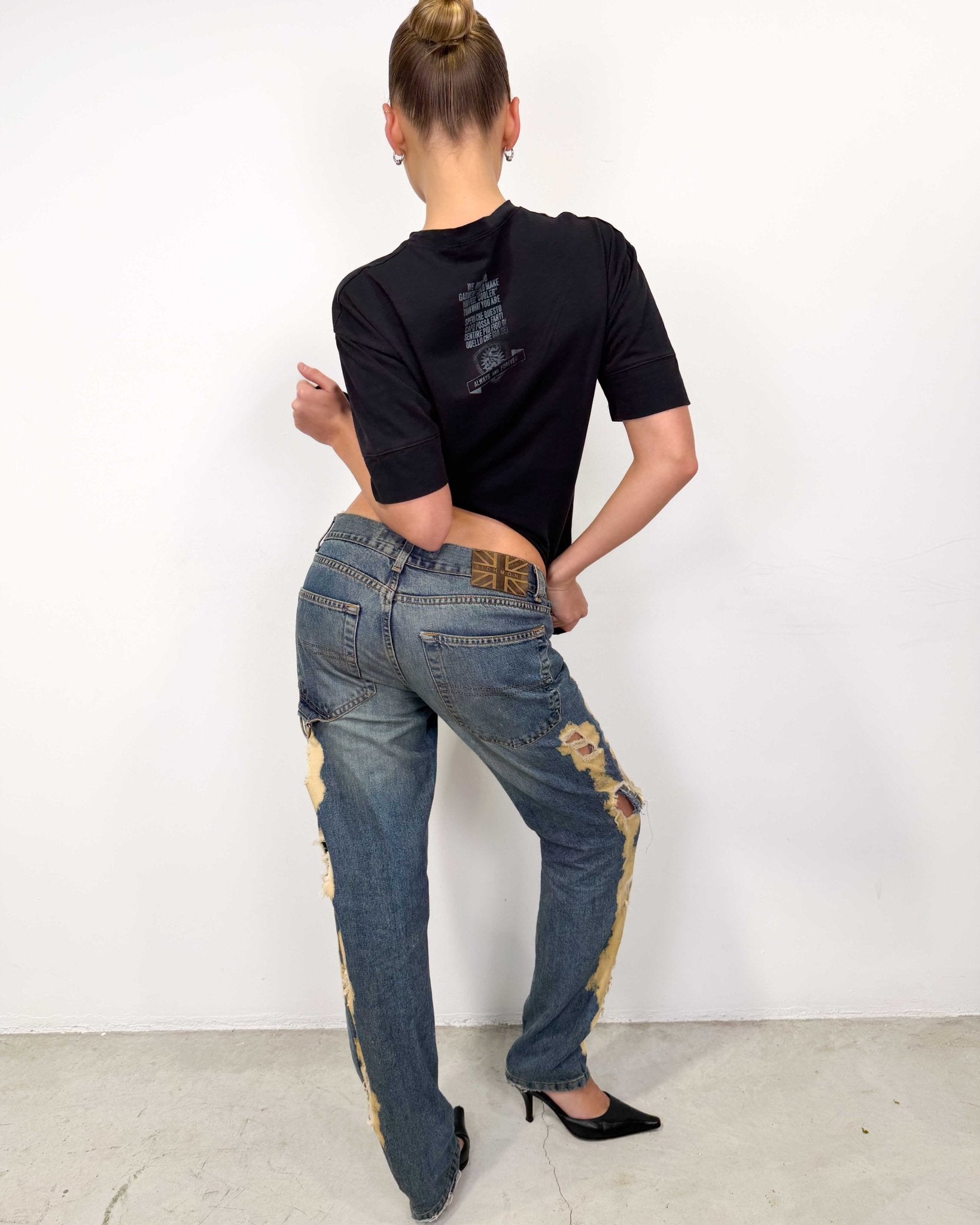 The Cassia pants by John Richmond - rig vert