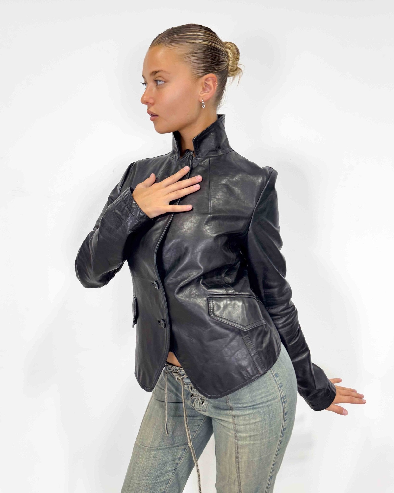 The Janine leather blazer by Patrizia Pepe - rig vert