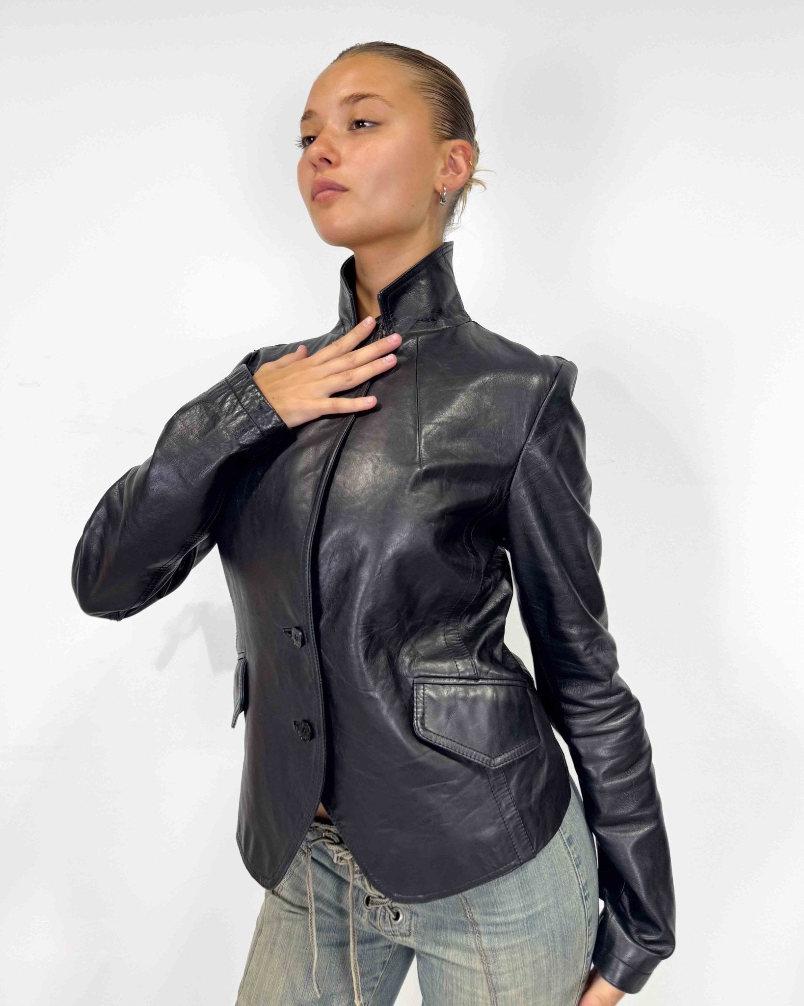 The Janine leather blazer by Patrizia Pepe - rig vert