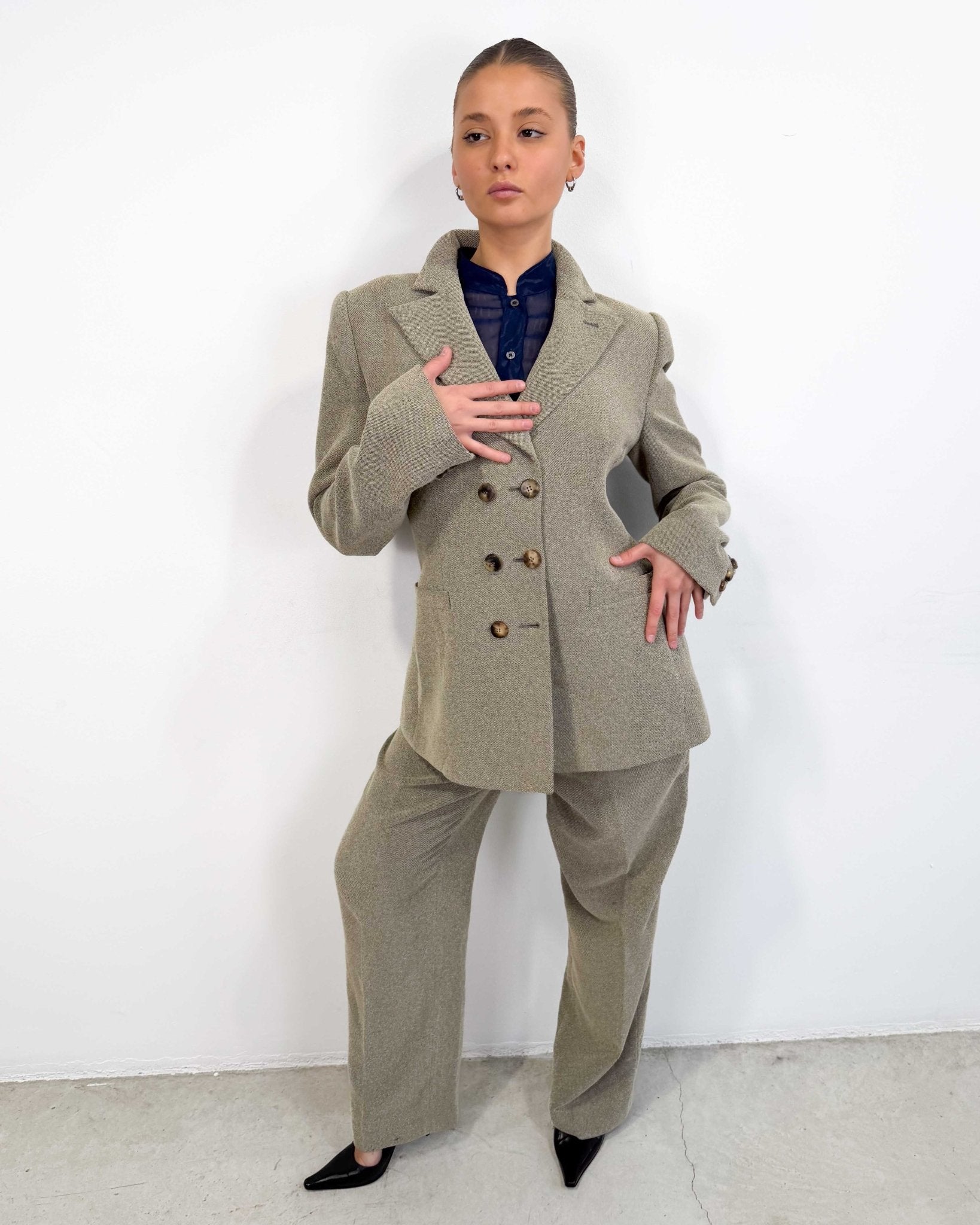 The Lorraine suit by Giorgio Armani - rig vert