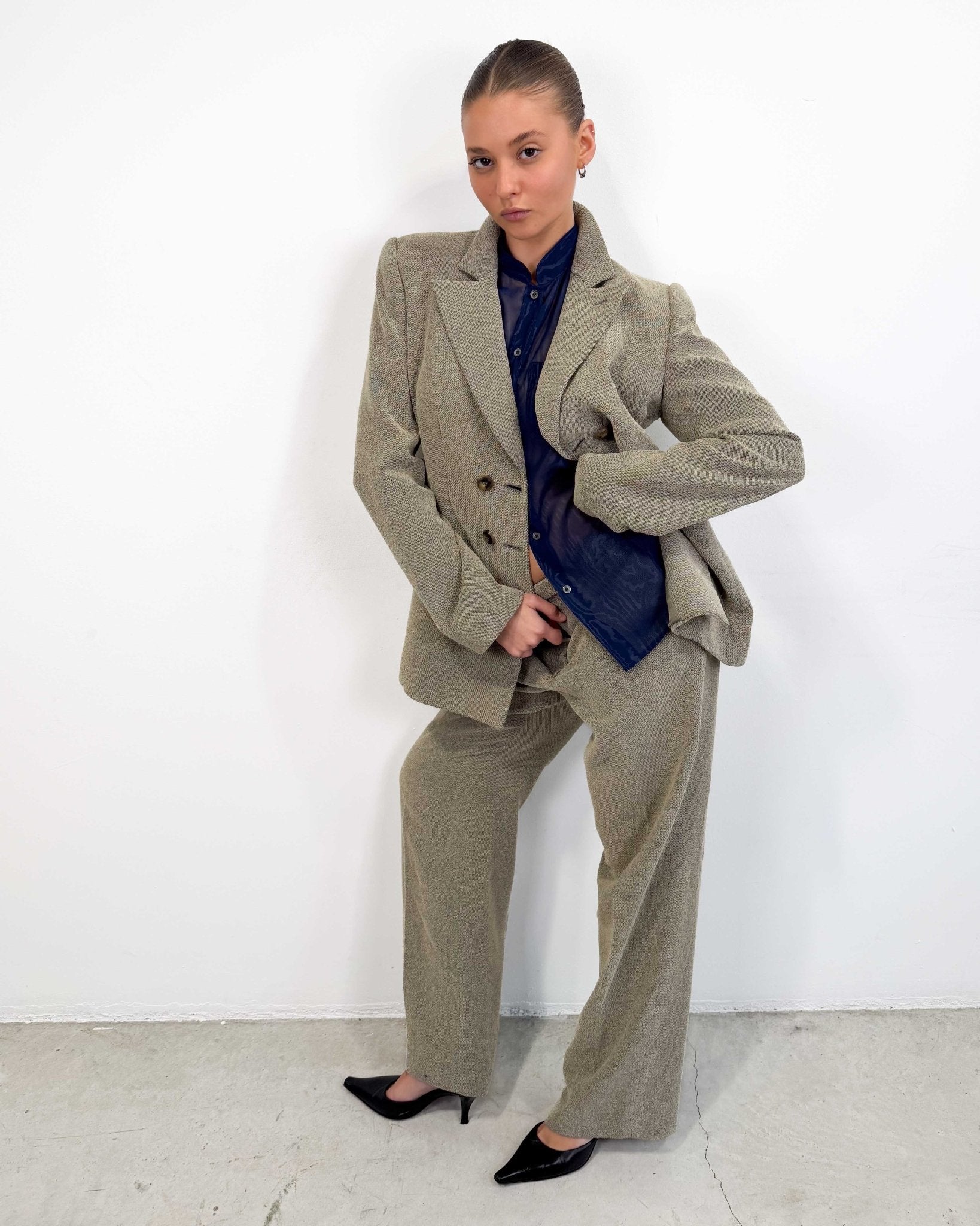 The Lorraine suit by Giorgio Armani - rig vert
