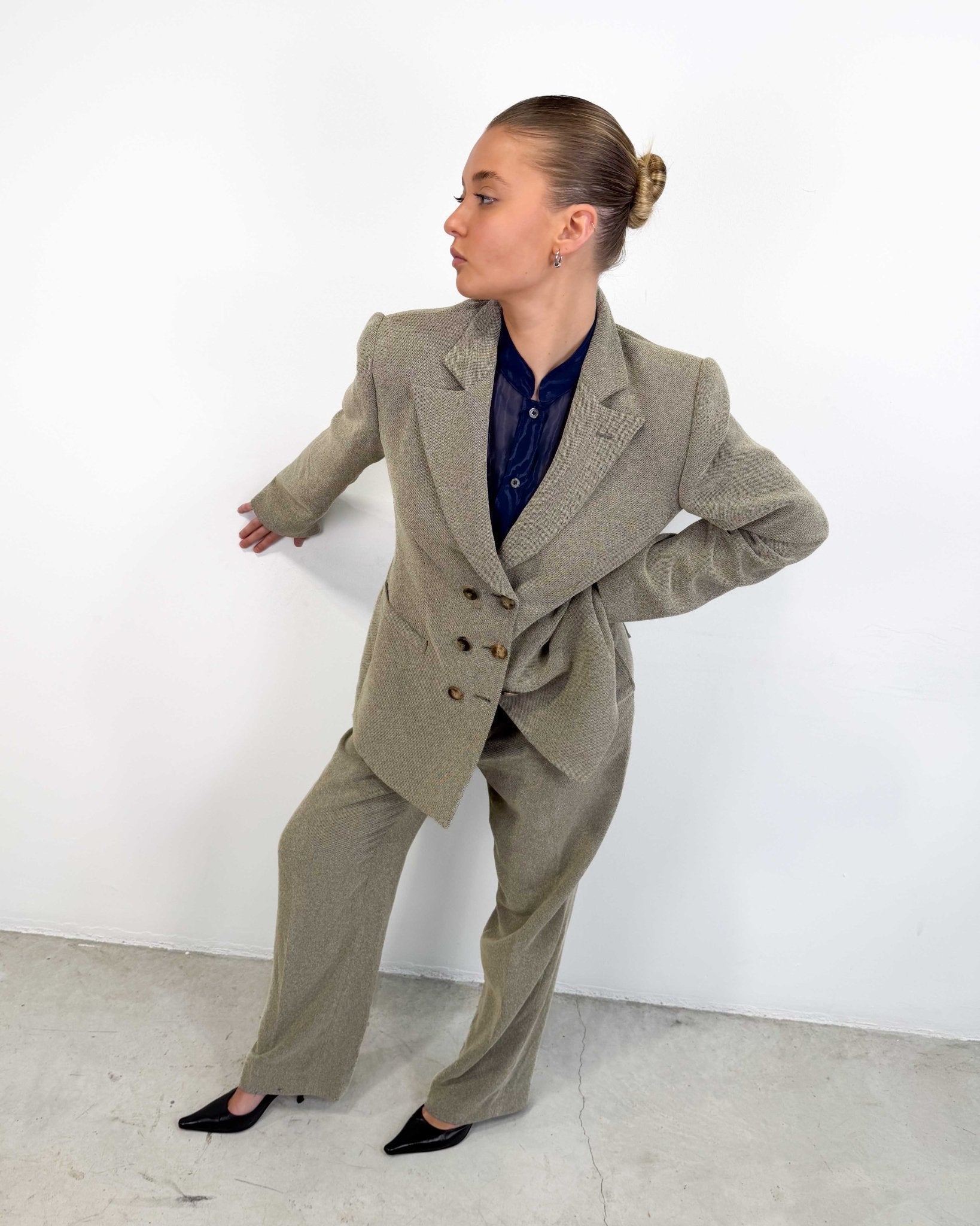 The Lorraine suit by Giorgio Armani – rig vert