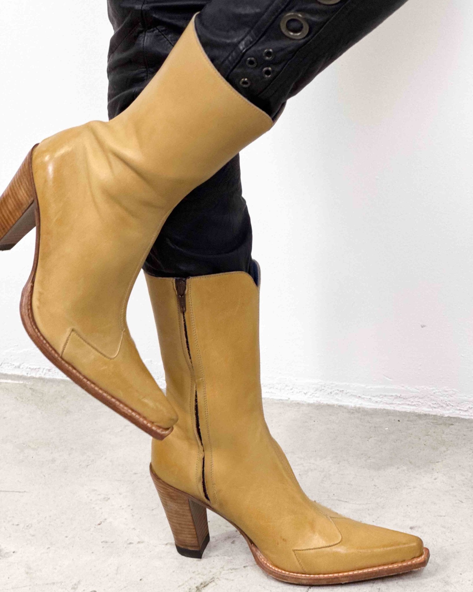 The Nadine leather boots - rig vert