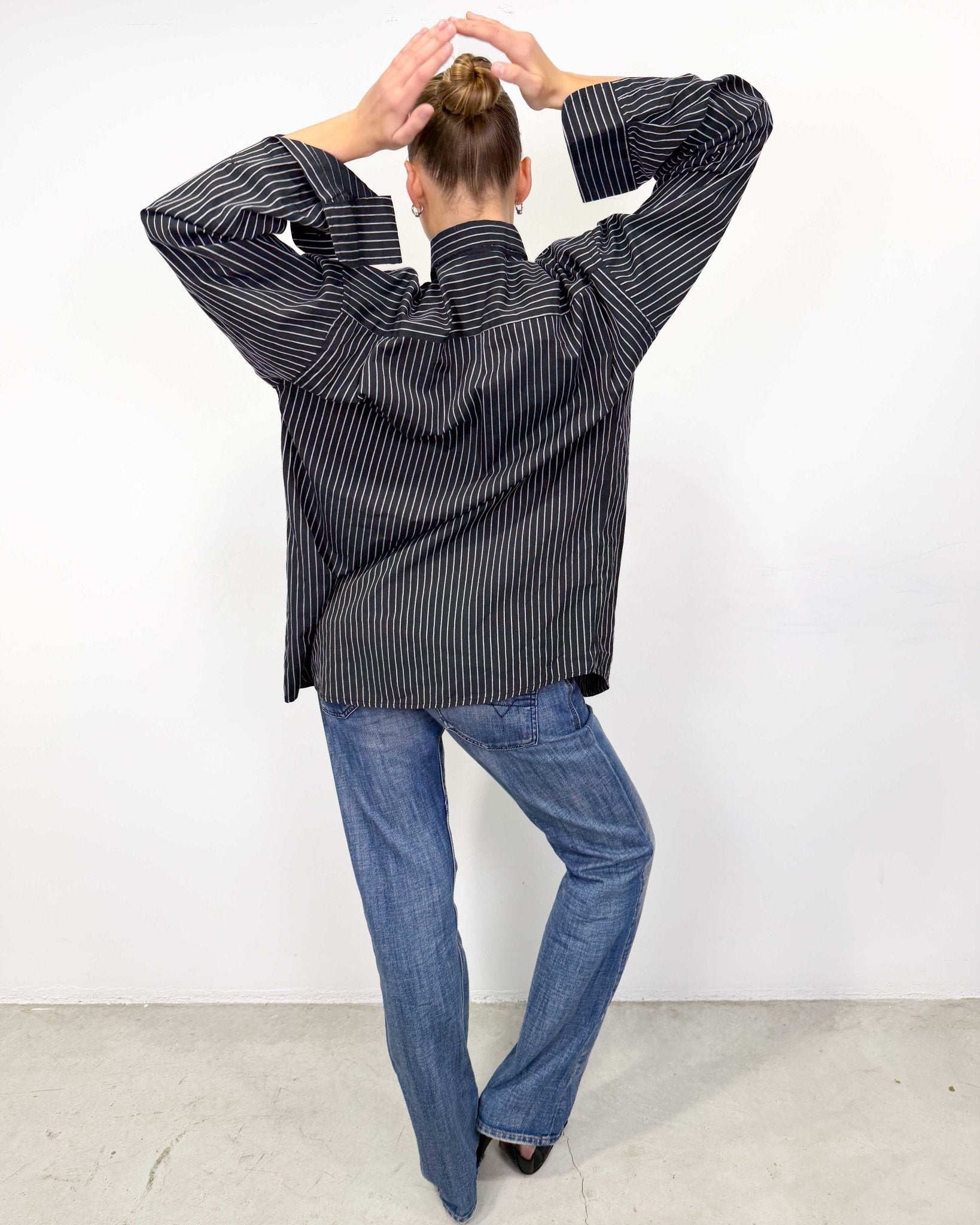 The Olive shirt by Giorgio Armani - rig vert