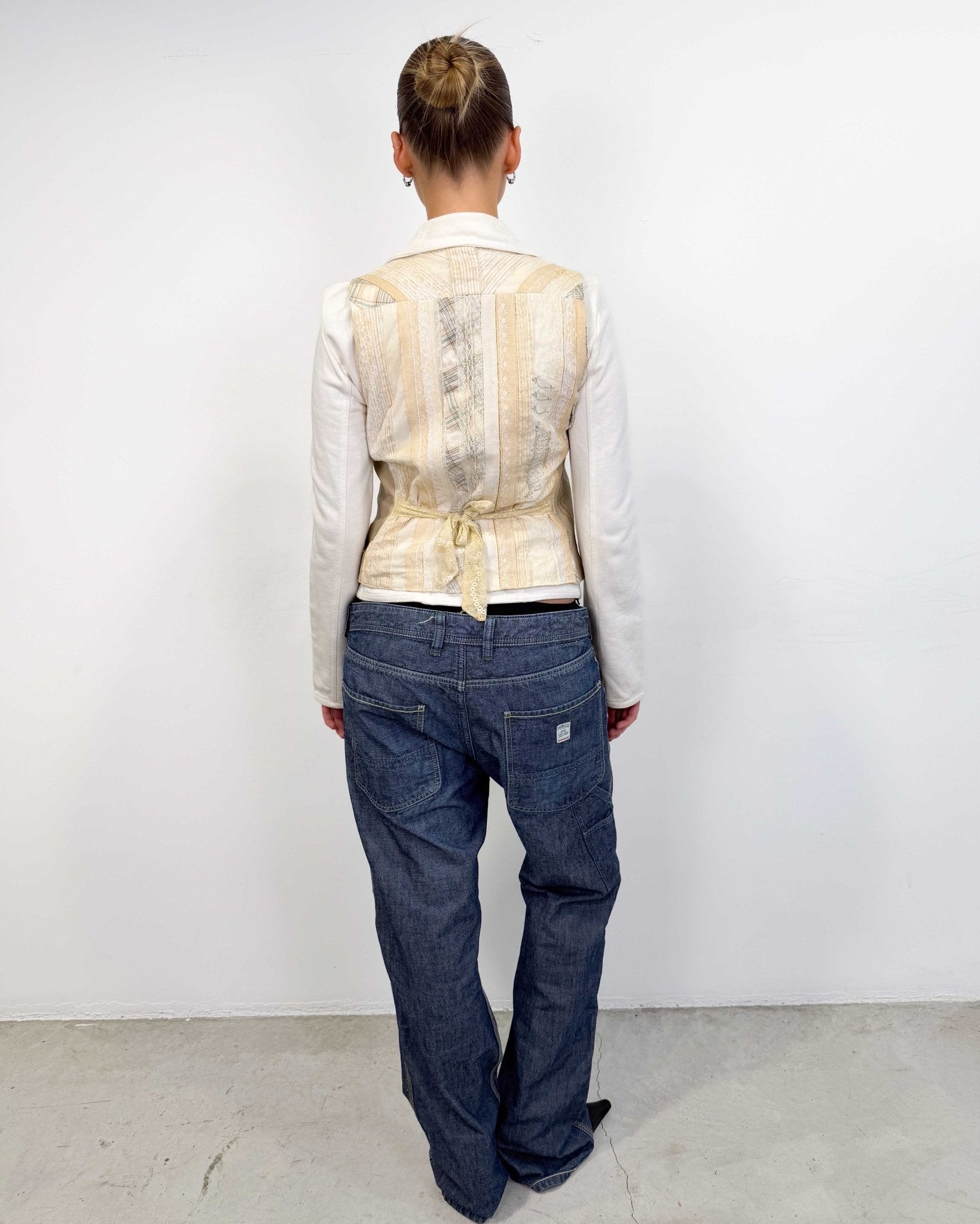 The Yonni leather vest - rig vert